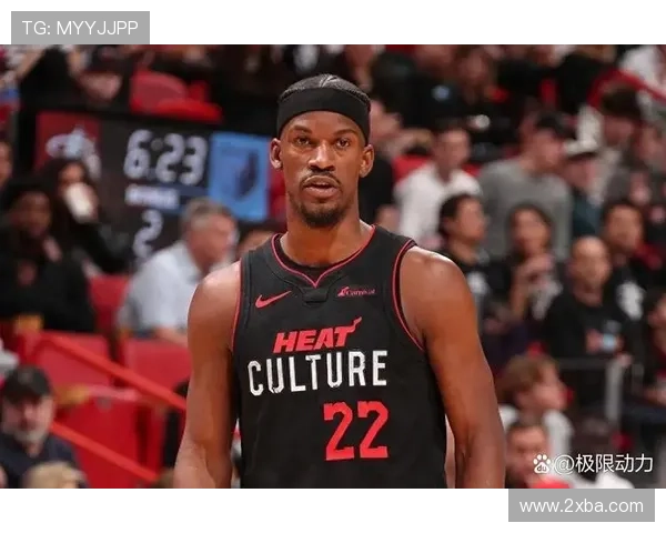 [NBA]巴特勒吊传内线 波特转身双手扣篮.